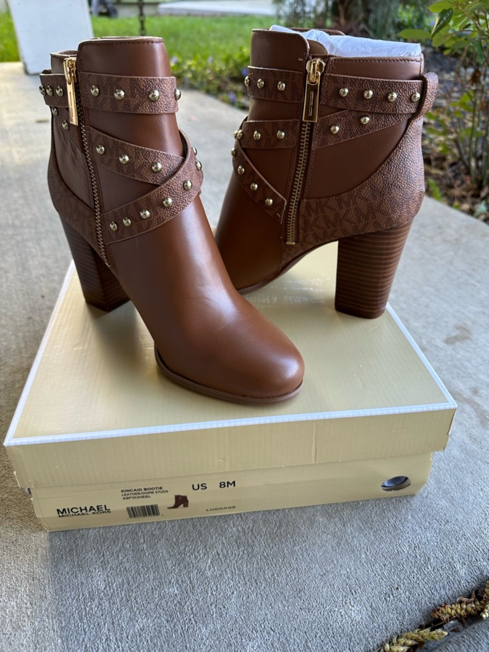 NIB Michael Kors KINCAID ANKLE BOOTIE LEATHER/DOME STUDS BROWN 8M US - Picture 10 of 10